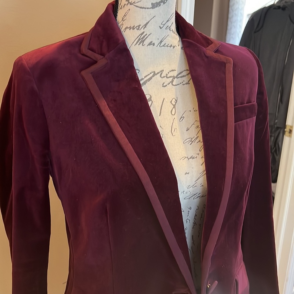 Ralph Lauren blazer pant set in Boudreaux size 6. Price firm